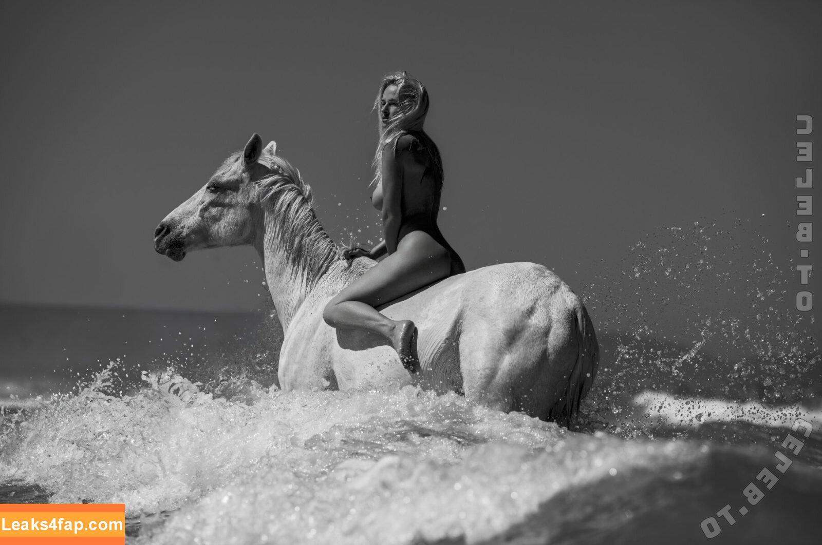 Genevieve Morton / genevievemorton / https: / watch.genevieve leaked photo photo #0548