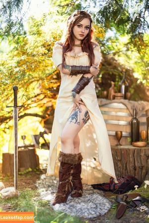 Genevieve photo #0048