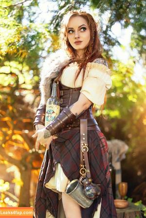 Genevieve photo #0052