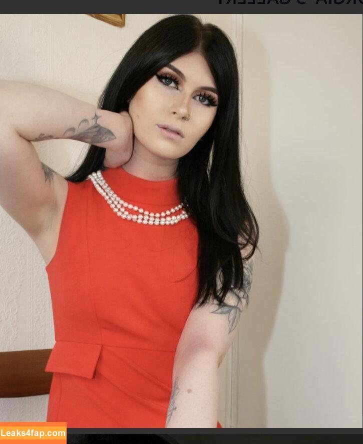 Georgia Alexandra Oxtoby / izzyandthetriplets leaked photo photo #0004