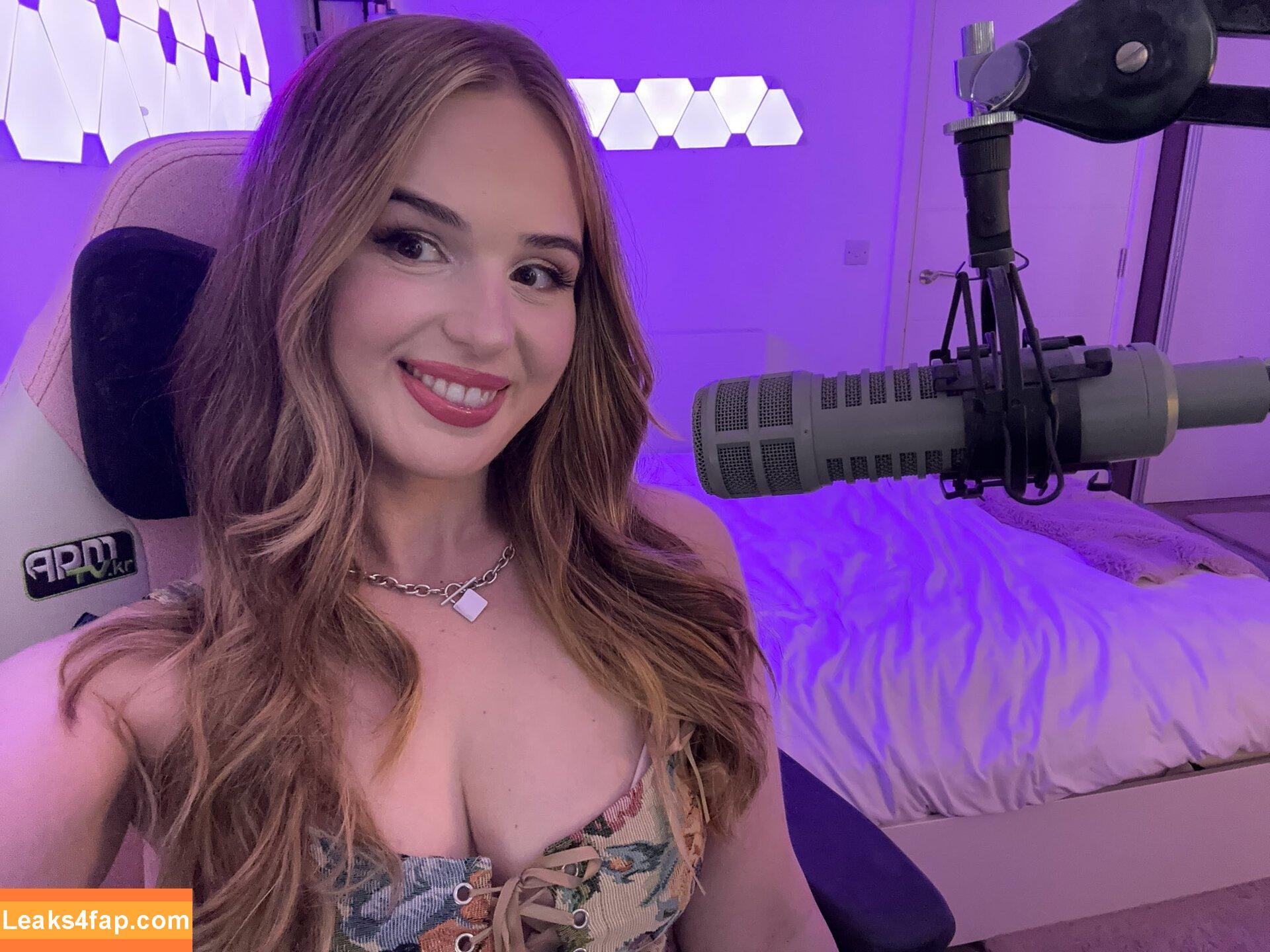 GeorgiaTwitch / Georgia / Mod Light / georgia_c / georgiahassarati leaked photo photo #0034