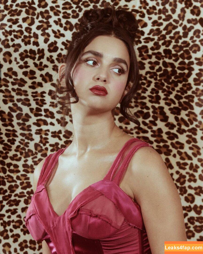 Geraldine Viswanathan / yoyogeraldine слитое фото фото #0150