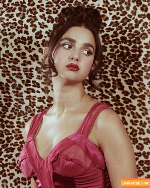 Geraldine Viswanathan photo #0150
