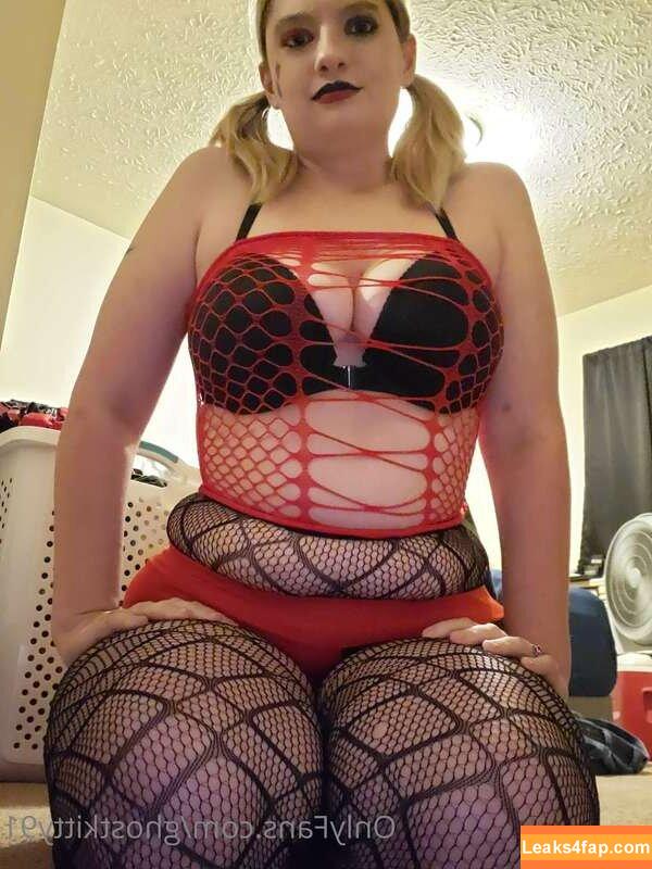 ghostkitty91 / https: / kittycowell leaked photo photo #0009