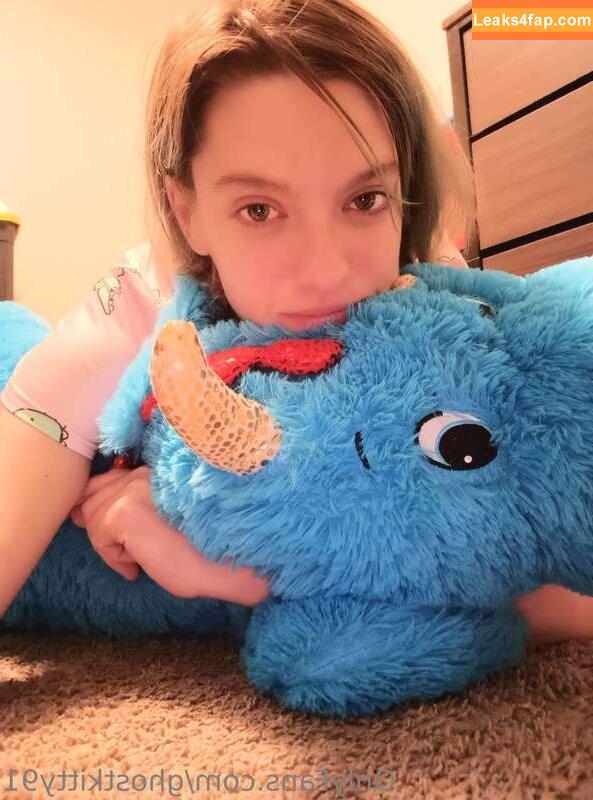 ghostkitty91 / https: / kittycowell leaked photo photo #0012