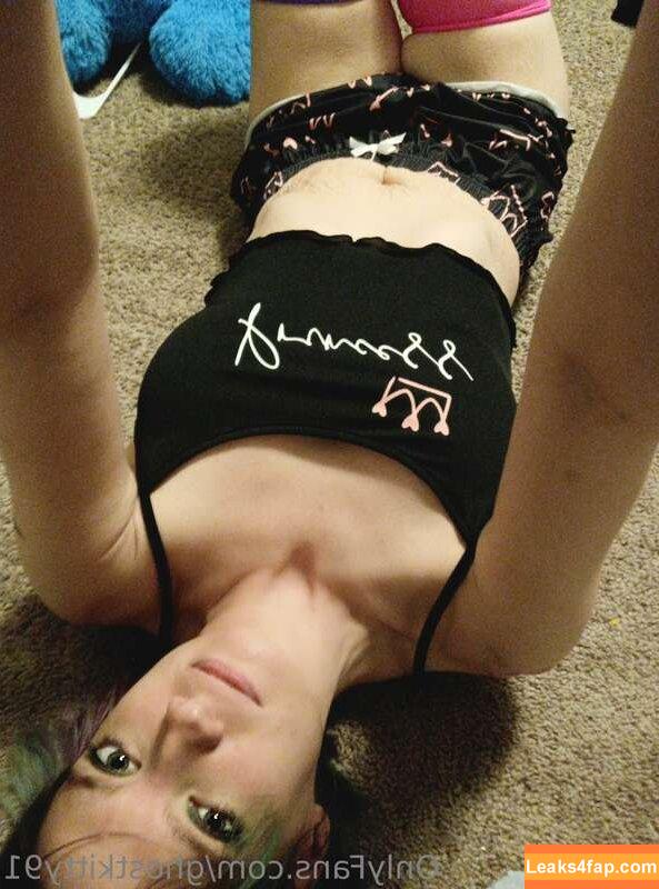 ghostkitty91 / https: / kittycowell leaked photo photo #0023