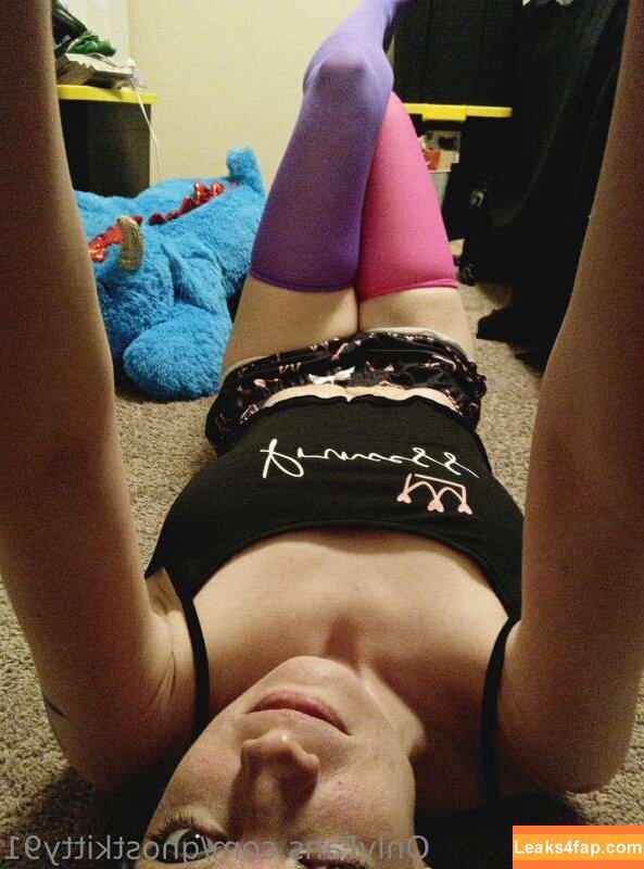 ghostkitty91 / https: / kittycowell leaked photo photo #0024