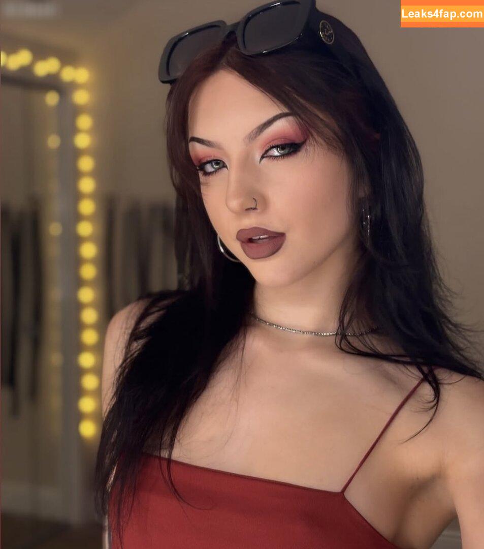 ghostwifeey /  leaked photo photo #0062