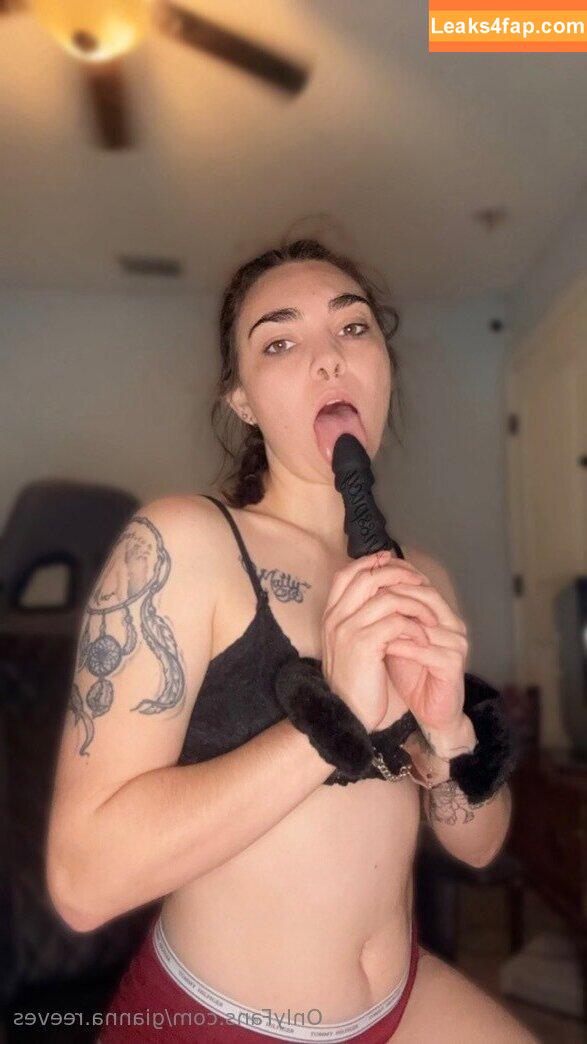 gianna.reeves / keaanuureeves leaked photo photo #0025