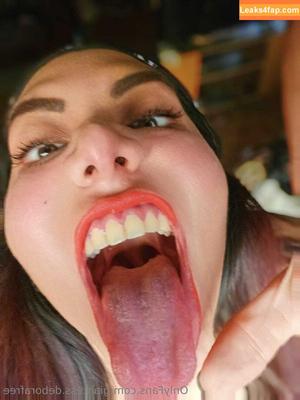 giantess.deborafree photo #0025