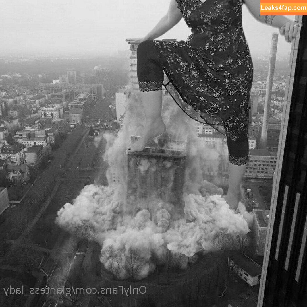 giantess_lady /  слитое фото фото #0007