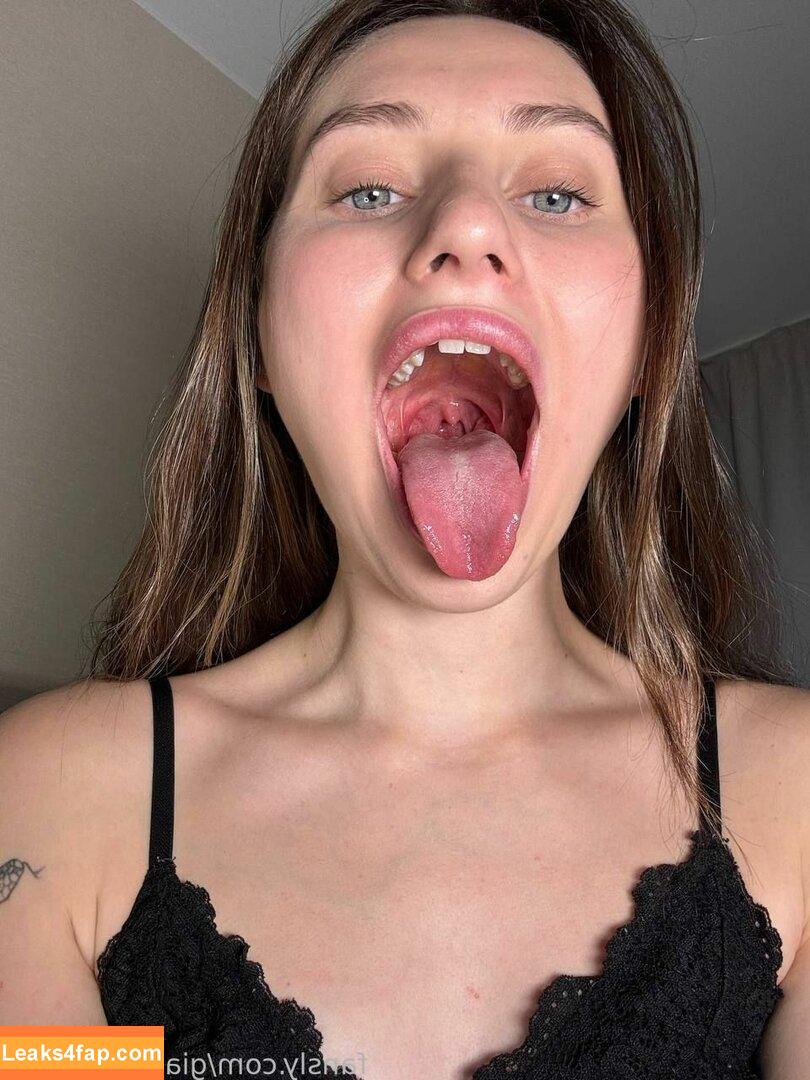 giantess_nelly / uvulamouthtonguepage leaked photo photo #0006