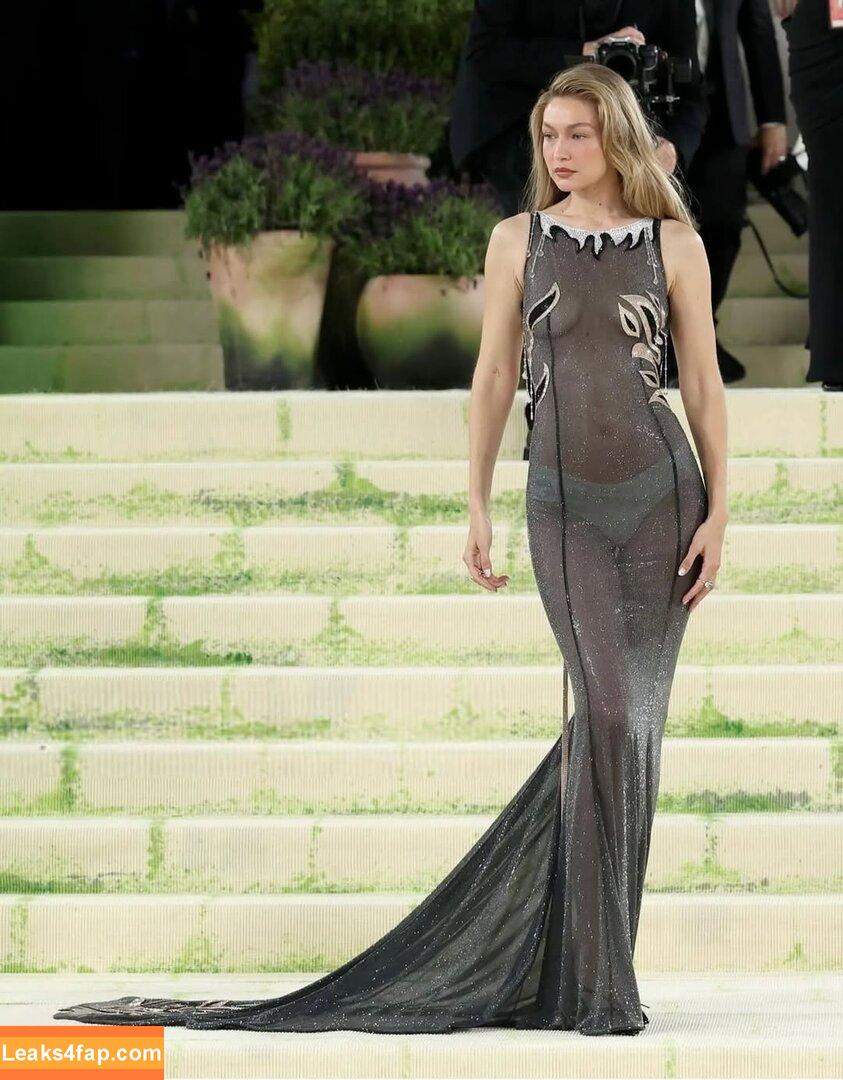 Gigi Hadid / aaliyahhadid / gigihadid / https: / officialgigihadid leaked photo photo #0842