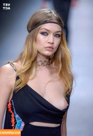 Gigi Hadid photo #0030