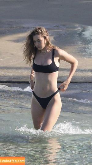 Gigi Hadid photo #0033