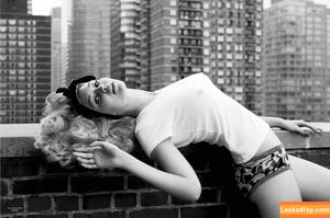 Gigi Hadid photo #0059