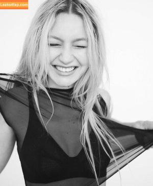 Gigi Hadid photo #0120