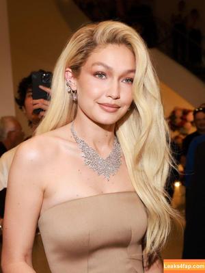 Gigi Hadid photo #0236