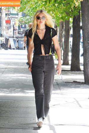 Gigi Hadid photo #0394