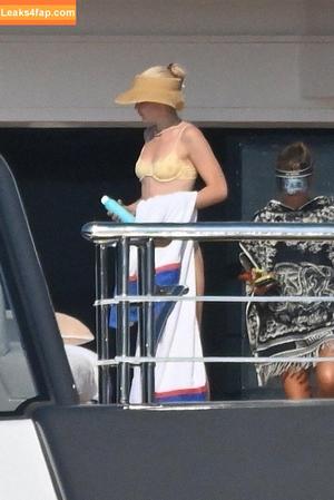 Gigi Hadid photo #0410