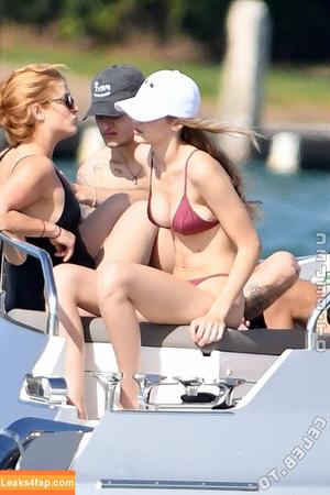 Gigi Hadid photo #0799