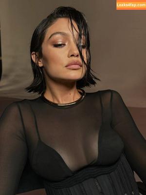 Gigi Hadid photo #0815