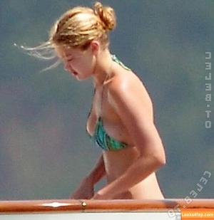 Gigi Hadid photo #0879