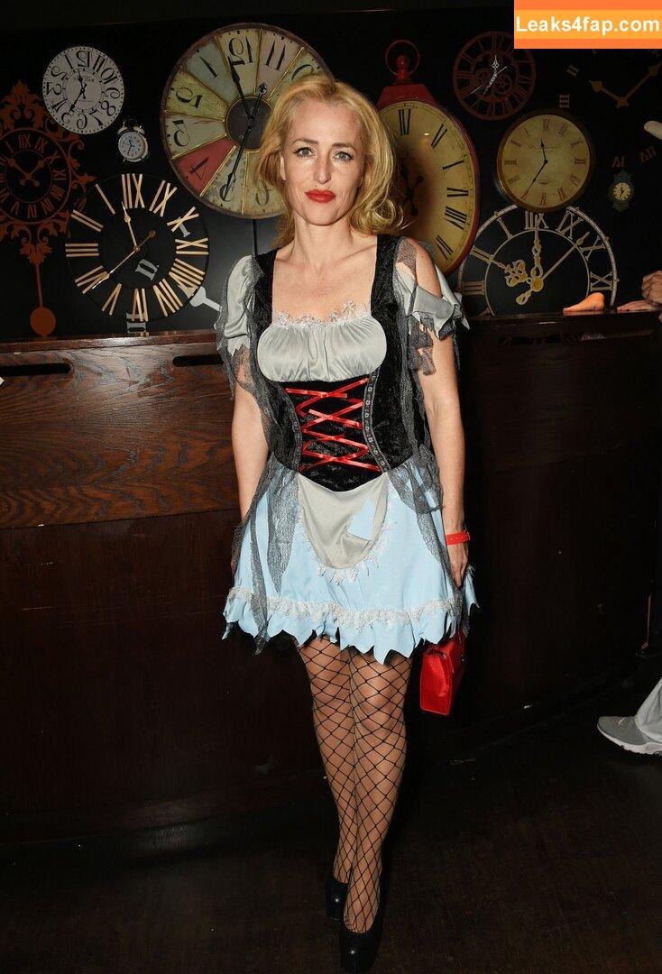 Gillian Anderson / GillianA leaked photo photo #0167