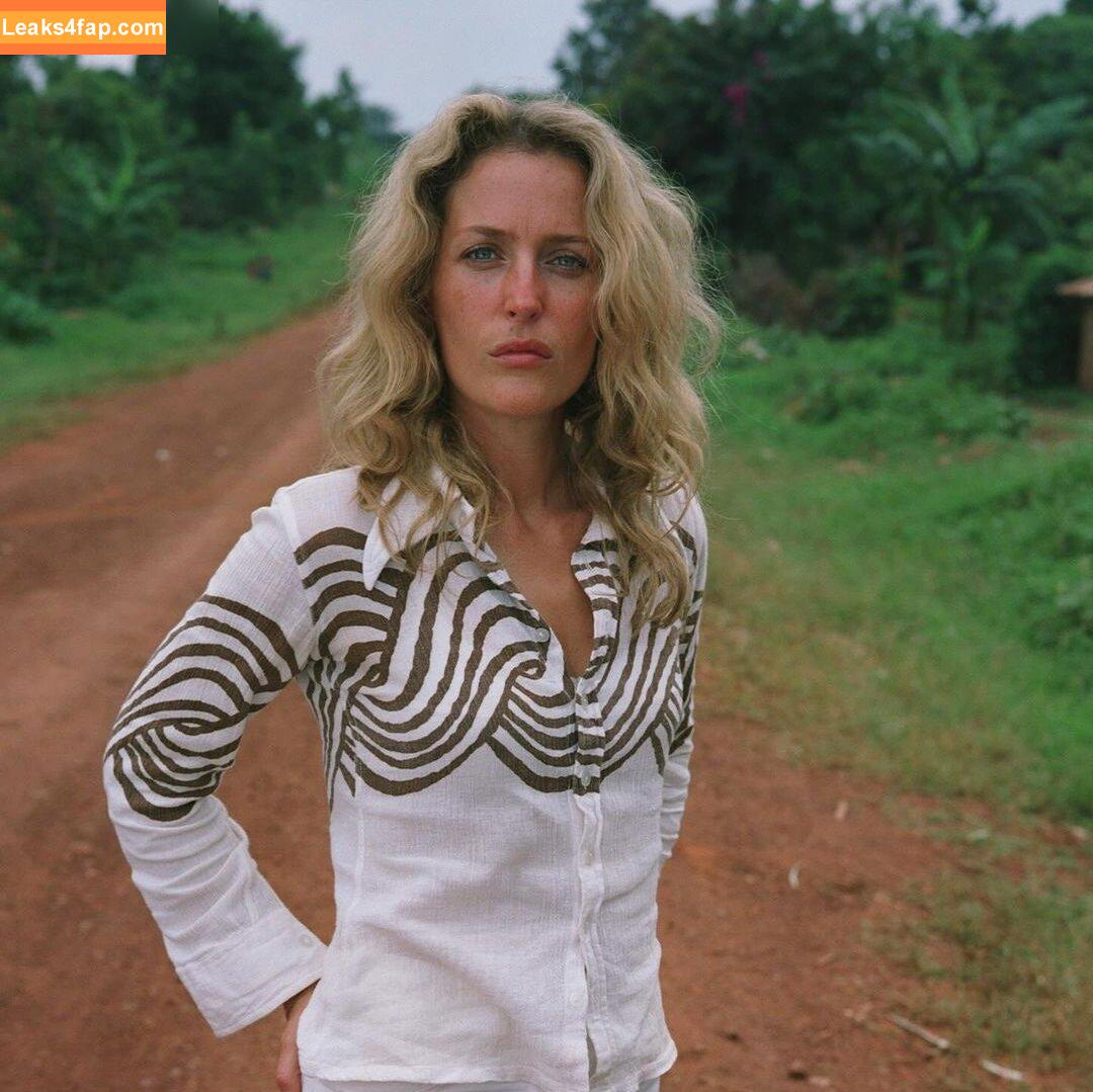 Gillian Anderson / GillianA leaked photo photo #0292