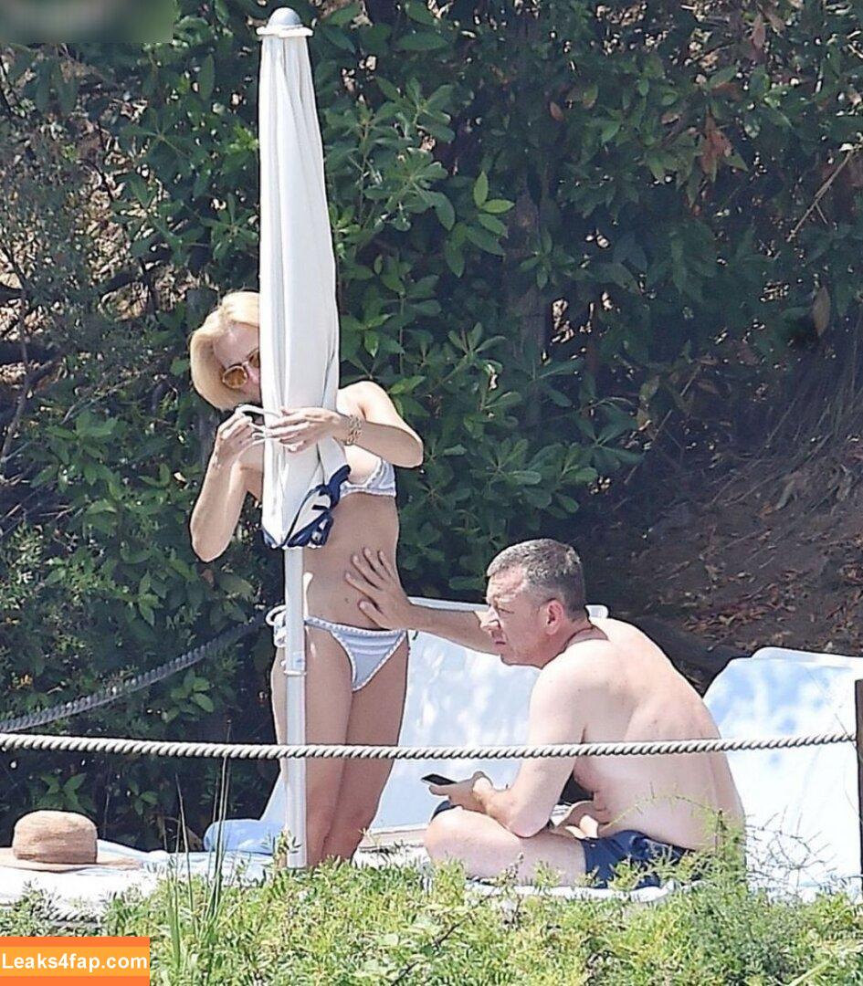 Gillian Anderson / GillianA leaked photo photo #0300