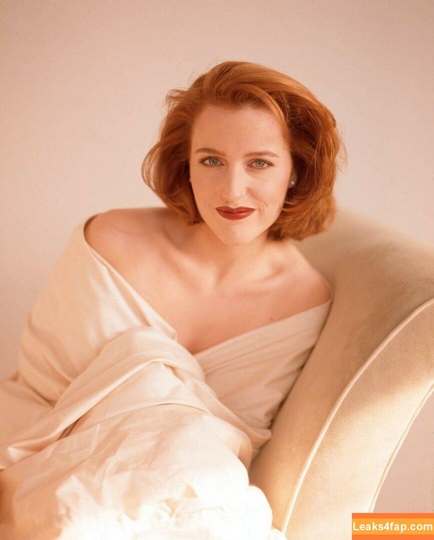 Gillian Anderson / GillianA leaked photo photo #0401