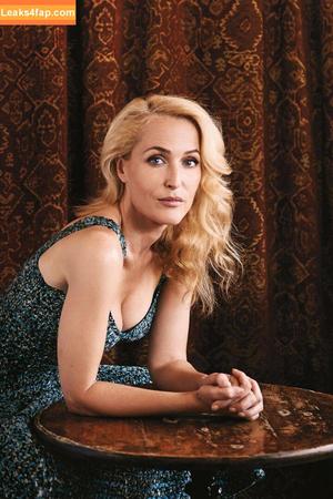 Gillian Anderson photo #0021