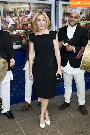 Gillian Anderson photo #0077