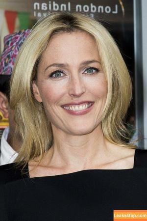 Gillian Anderson photo #0078