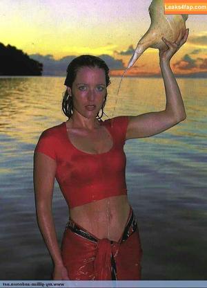 Gillian Anderson photo #0087