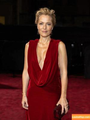 Gillian Anderson photo #0154