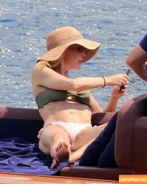 Gillian Anderson photo #0184