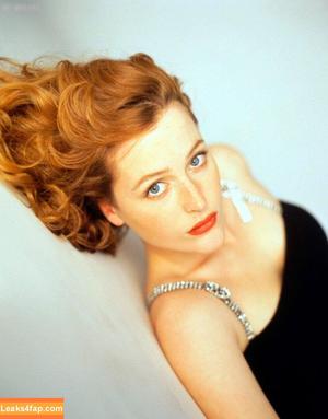 Gillian Anderson photo #0318