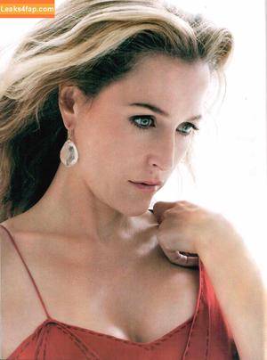 Gillian Anderson photo #0327