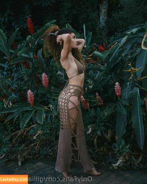 Gillian Barnes фото #0348