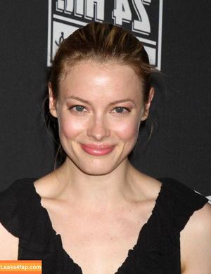 Gillian Jacobs photo #0001