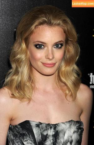Gillian Jacobs photo #0003