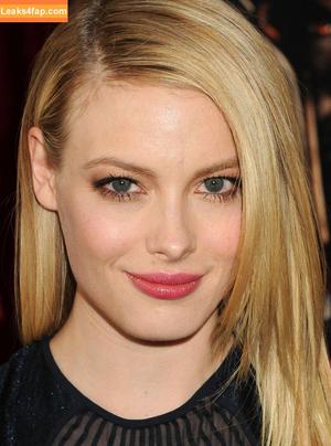 Gillian Jacobs photo #0007