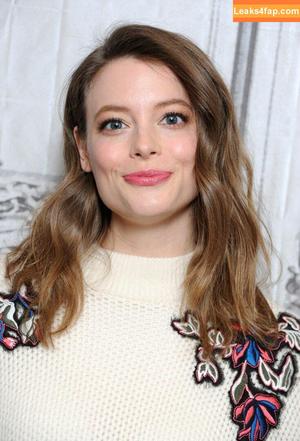 Gillian Jacobs photo #0024
