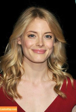 Gillian Jacobs photo #0025