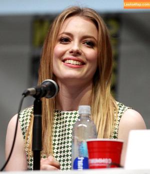 Gillian Jacobs photo #0026