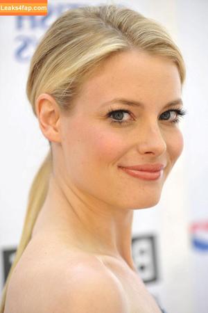 Gillian Jacobs photo #0036