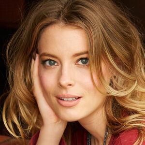 Gillian Jacobs photo #0038