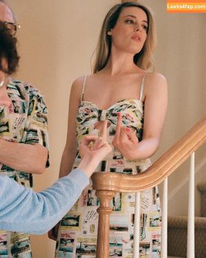 Gillian Jacobs photo #0320