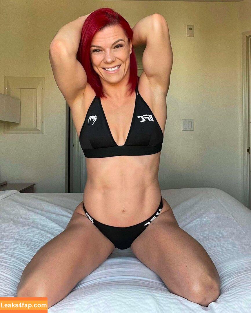 Gillian Robertson / masterrobertson / savage_ufc leaked photo photo #0026